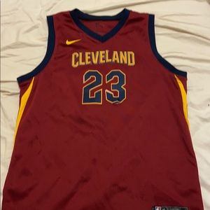 Lebron jersey kids XL (pre owned)